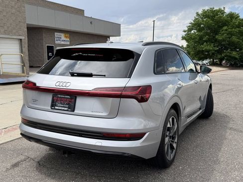 Used 2022 Audi e-tron Premium w/ Convenience Plus Package AWD/4WD image 6