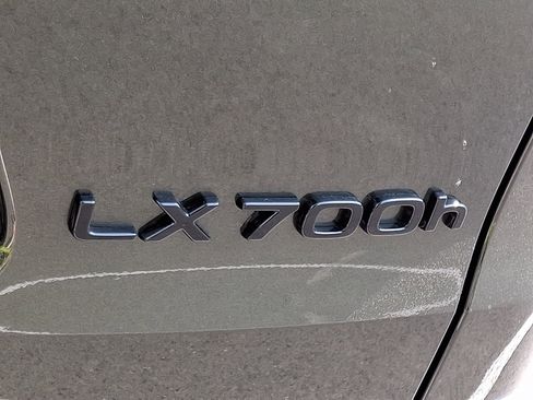 New 2026 Lexus LX 700h Luxury image 16