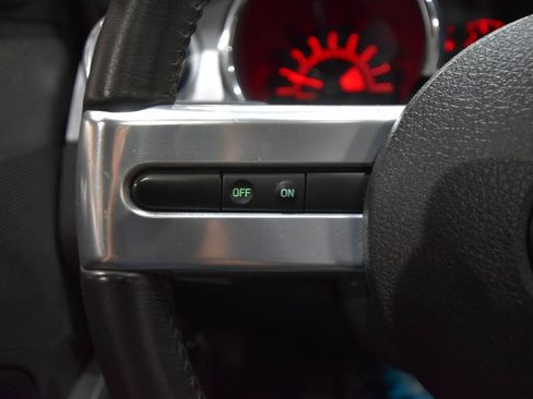 Used 2009 Ford Mustang GT Premium RWD image 16