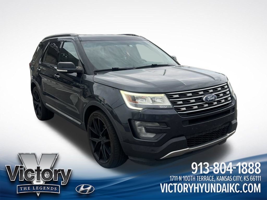 Used 2017 Ford Explorer XLT w/ Equipment Group 202A FWD image 3