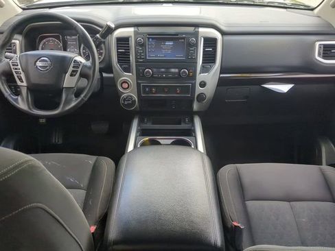 Used 2017 Nissan Titan SV AWD/4WD image 14