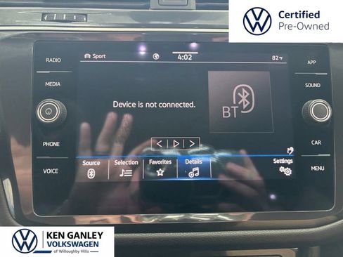 Certified 2023 Volkswagen Tiguan SE w/ Panoramic Sunroof Package AWD/4WD image 12