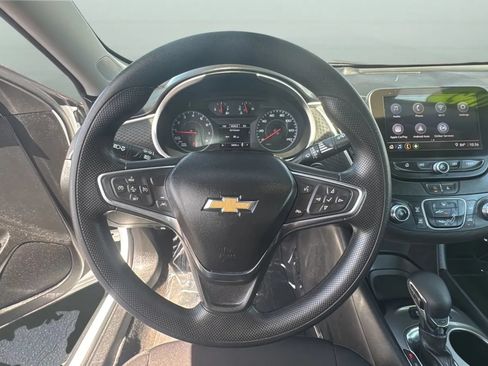 Used 2025 Chevrolet Malibu LS FWD image 21