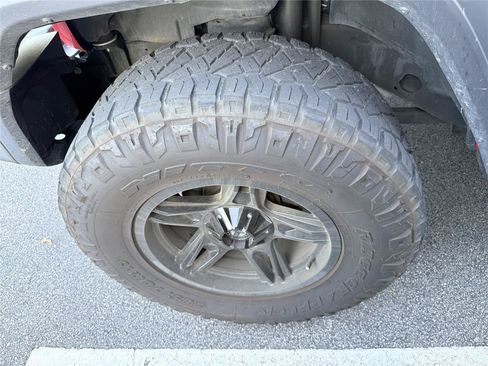 Used 2019 Jeep Wrangler Sport AWD/4WD image 7