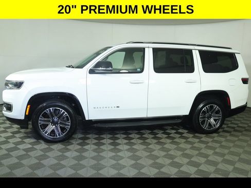 Used 2024 Jeep Wagoneer Series II w/ Flexible Seating Group AWD/4WD image 5