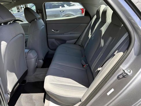 Used 2025 Hyundai Elantra Sport FWD image 13
