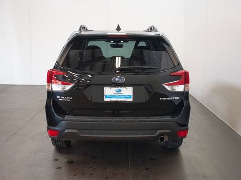 Used 2023 Subaru Forester Limited AWD/4WD image 5
