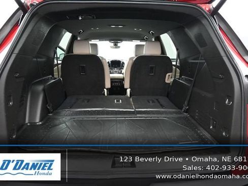 Used 2022 Chevrolet Traverse LT w/ LT Premium Package AWD/4WD image 39