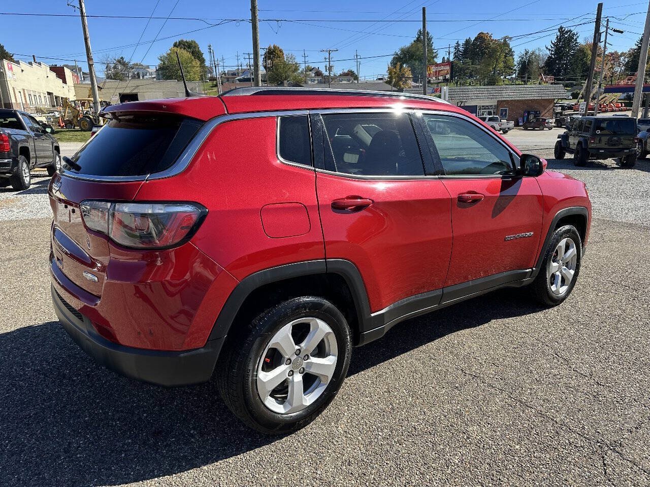 Used 2018 Jeep Compass Latitude w/ Popular Equipment Group AWD/4WD image 3