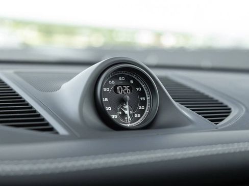 Certified 2025 Porsche Macan Turbo image 23