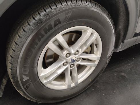 Used 2022 Ford Explorer XLT AWD/4WD image 31