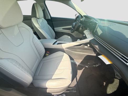New 2026 Hyundai Elantra Limited FWD image 20