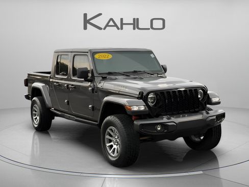 Used 2022 Jeep Gladiator Sport AWD/4WD image 7