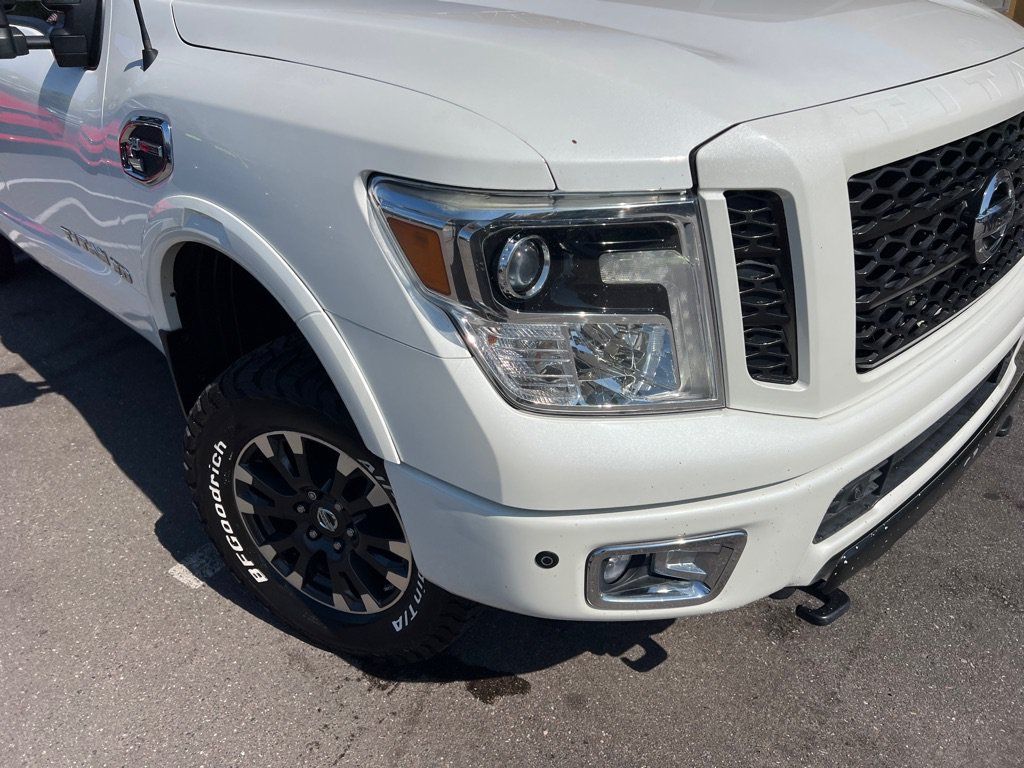 Used 2018 Nissan Titan PRO-4X w/ Pro-4x Convenience Package AWD/4WD image 50