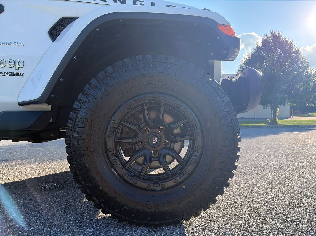 Used 2021 Jeep Wrangler Unlimited Sahara w/ Uconnect 4C Nav & Sound Group AWD/4WD image 29