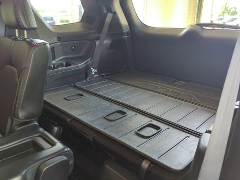 Used 2025 Honda Pilot Black Edition image 35