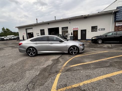 Used 2021 Honda Accord Sport image 9