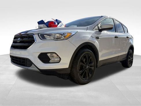 Used 2019 Ford Escape SE image 9