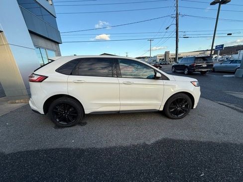 Used 2022 Ford Edge ST-Line w/ Class II Trailer Tow Package image 9