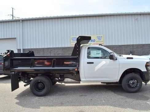 New 2026 RAM 3500 Tradesman AWD/4WD image 9