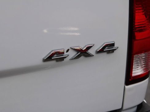 Used 2016 RAM 1500 Express image 9
