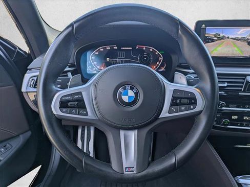 Used 2023 BMW M550i xDrive w/ Dynamic Handling Package image 16