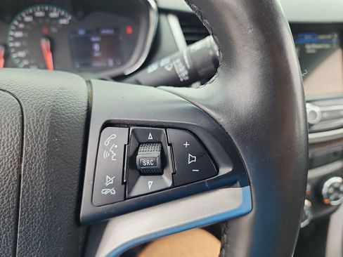 Used 2019 Chevrolet Trax LT w/ LT Convenience Package image 22