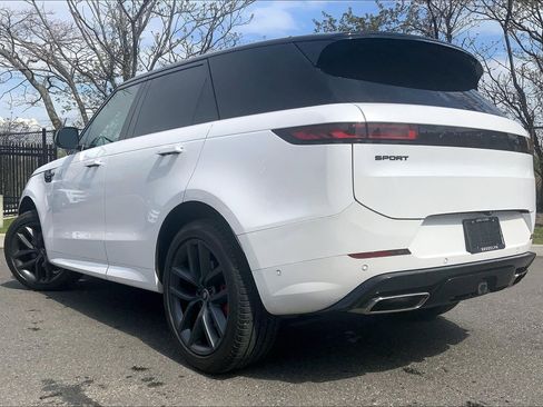 Used 2024 Land Rover Range Rover Sport Dynamic SE image 3