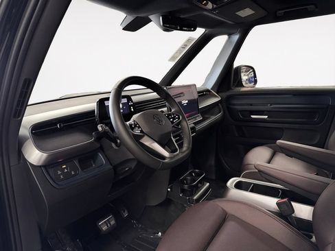 New 2025 Volkswagen ID. Buzz Pro S RWD image 10