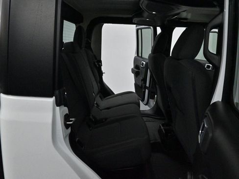 Used 2024 Jeep Gladiator Sport image 25