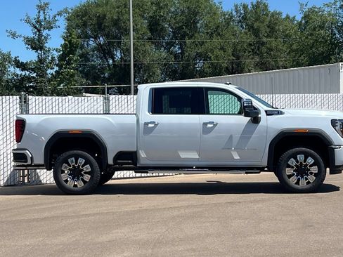 New 2026 GMC Sierra 2500 Denali w/ Technology Package AWD/4WD image 3