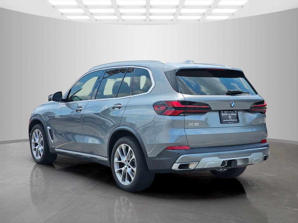 Certified 2024 BMW X5 xDrive40i w/ Premium Package AWD/4WD image 4
