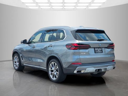 Used 2024 BMW X5 xDrive40i w/ Premium Package AWD/4WD image 4