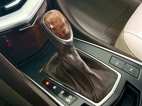 Used 2015 Cadillac SRX Luxury image 17