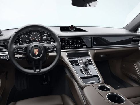Certified 2023 Porsche Panamera 4 Platinum Edition AWD/4WD image 4
