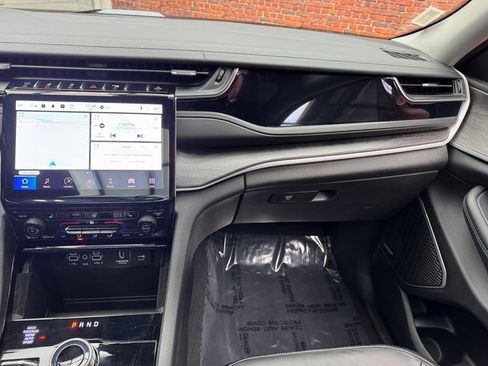 Used 2022 Jeep Grand Cherokee Limited 4xe image 17