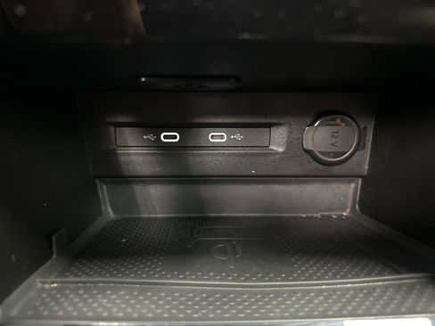 Used 2024 Volkswagen Taos SE image 35