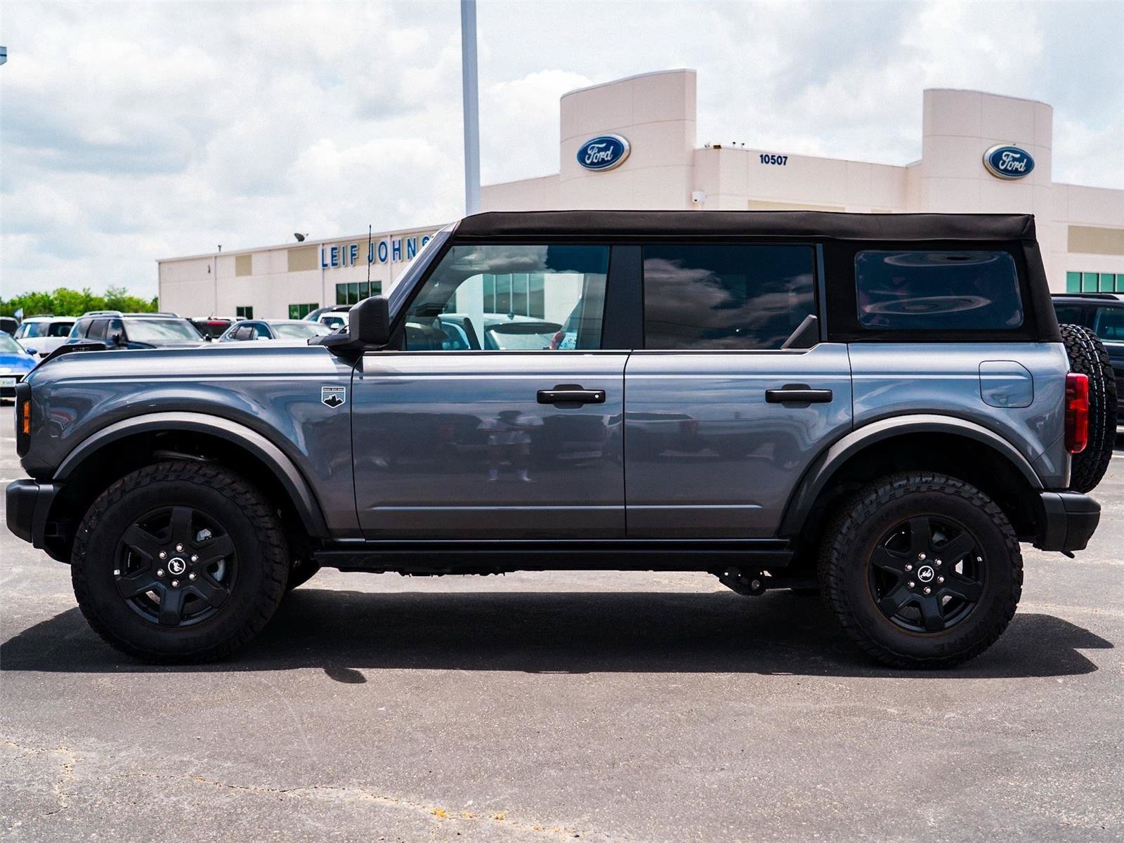 Used 2025 Ford Bronco Big Bend w/ Black Diamond Package AWD/4WD image 3