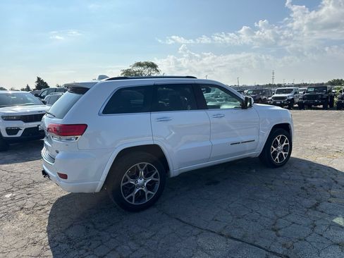 Used 2019 Jeep Grand Cherokee Overland AWD/4WD image 6