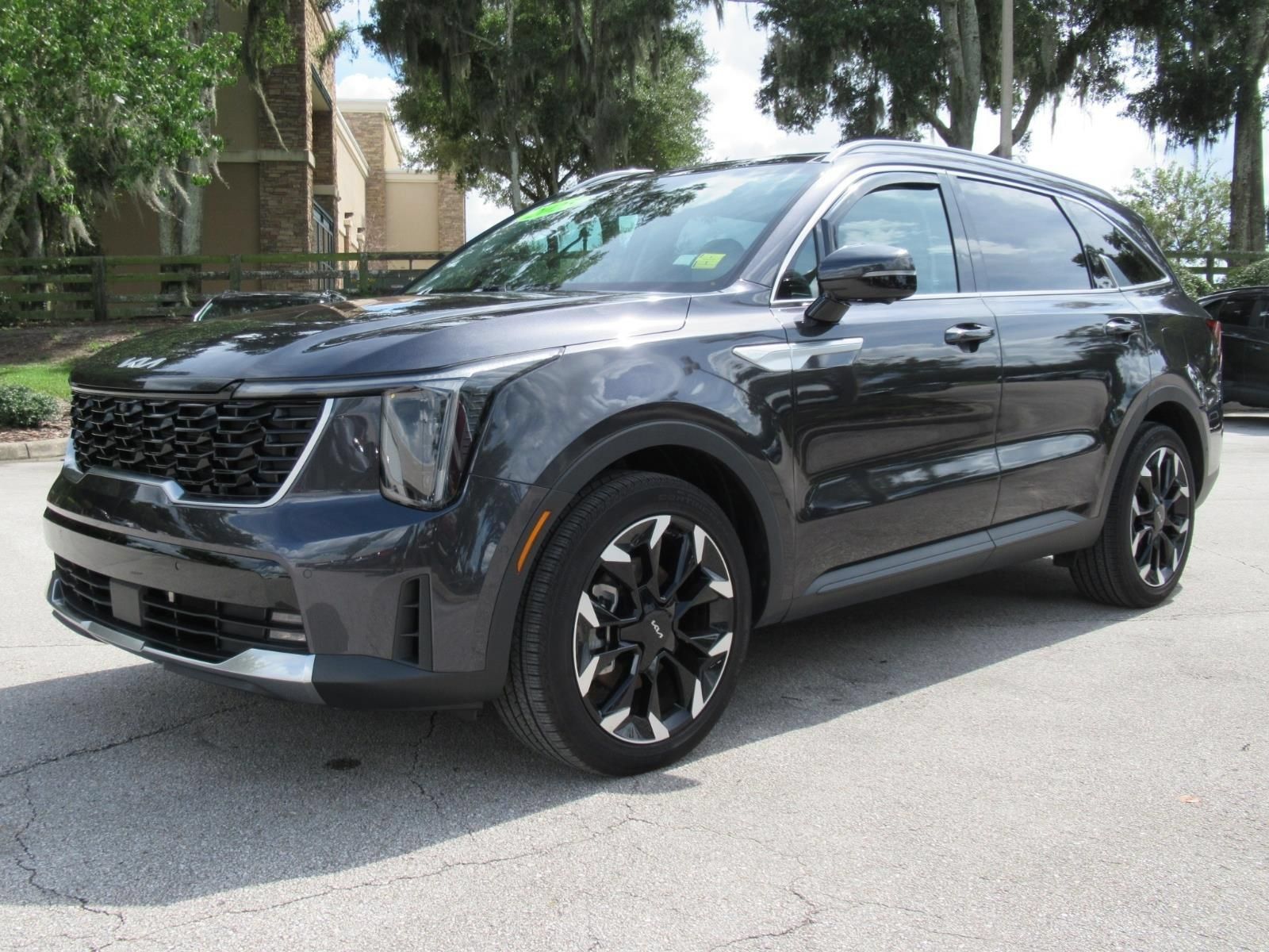 Used 2025 Kia Sorento SX FWD image 3