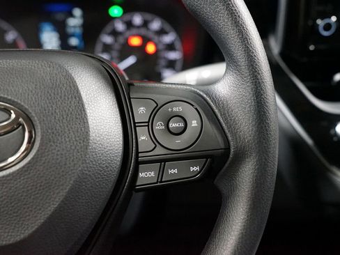 Used 2025 Toyota Corolla LE w/ LE Premium Package image 13