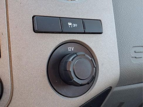 Used 2016 Ford F250 XLT w/ XLT Premium Package AWD/4WD image 24