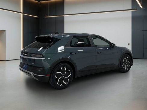 Certified 2022 Hyundai Ioniq 5 SE AWD/4WD image 7