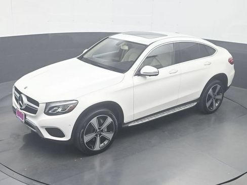 Used 2019 Mercedes-Benz GLC 300 4MATIC Coupe image 21