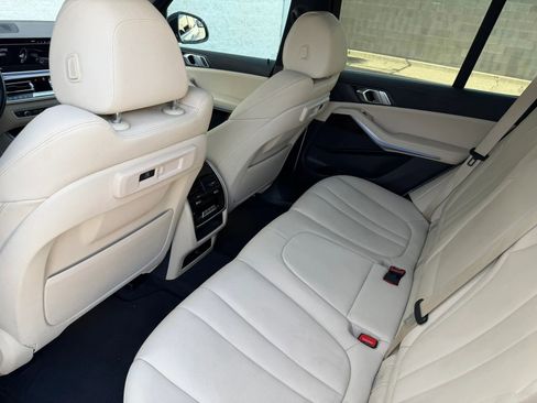 Used 2019 BMW X5 xDrive40i w/ Convenience Package AWD/4WD image 14