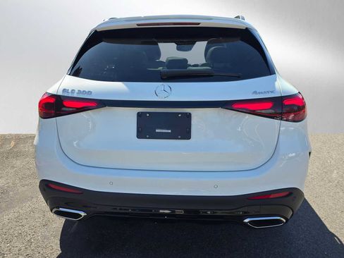 Certified 2026 Mercedes-Benz GLC 300 4MATIC image 4