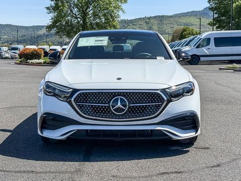 New 2026 Mercedes-Benz E 450 4MATIC Sedan image 3