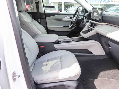 Used 2026 Ford Explorer Active w/ Active Comfort Package RWD image 16