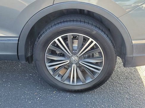 Used 2018 Volkswagen Tiguan SE FWD image 30