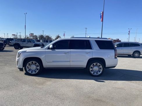 Used 2019 Cadillac Escalade Platinum image 3